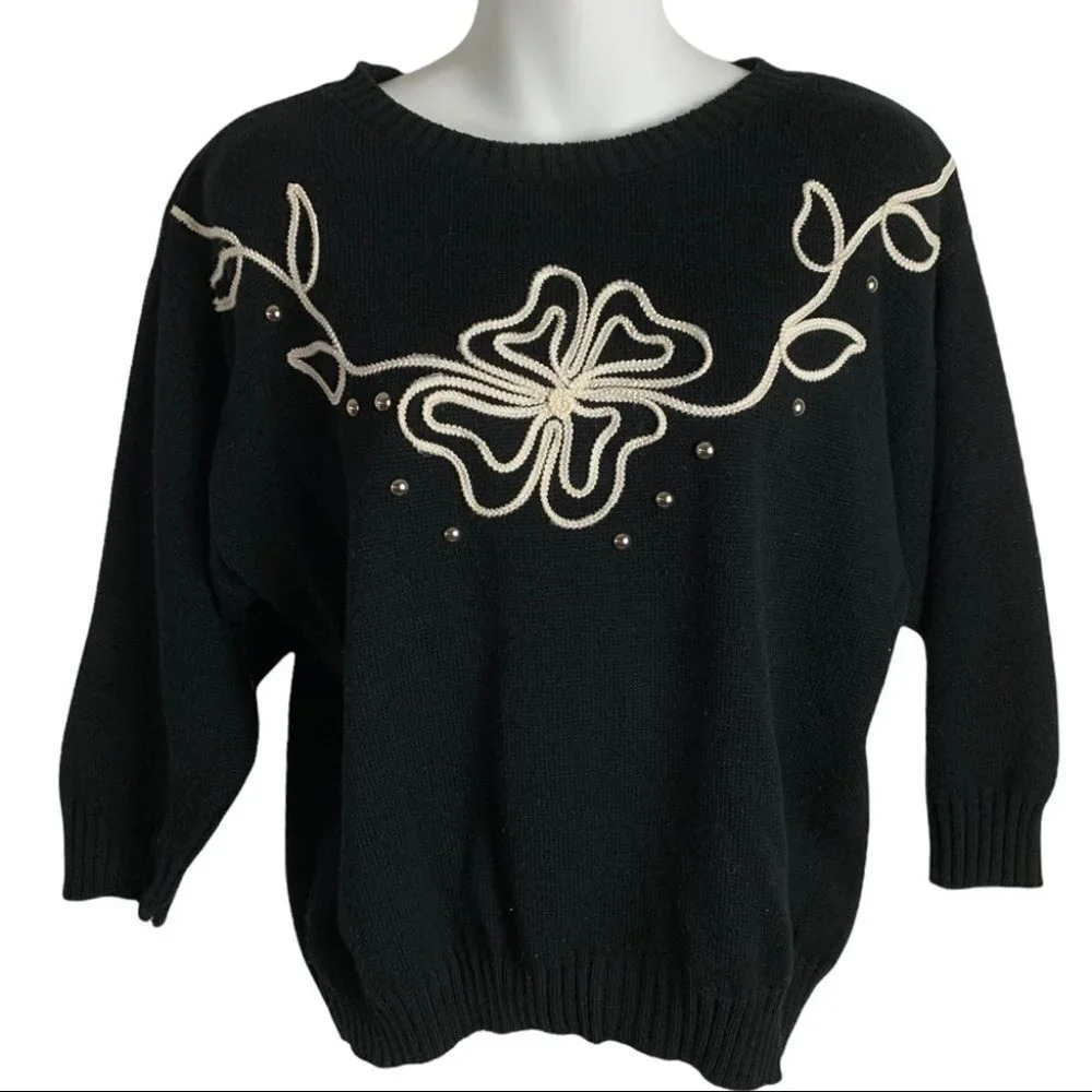 41. Vintage Eaton Club House Women’s Holiday Sweater Size Medium 100%  Acrylic